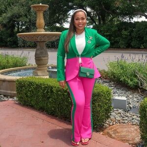 Green & Hot Pink Colorblock Women's Tailored Blazer and Pants Set